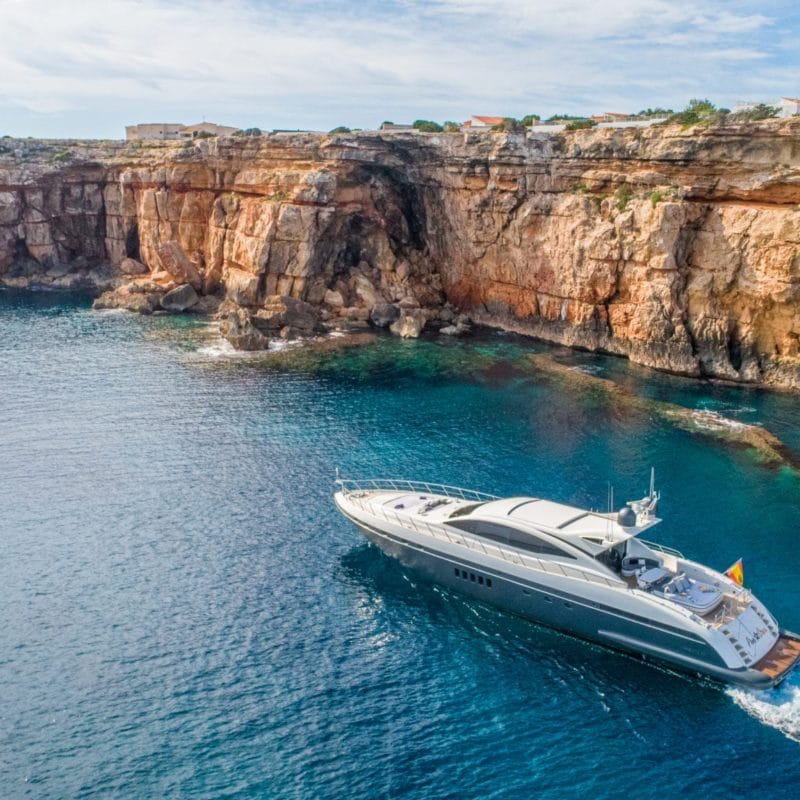 yacht-rental-in-formentera-mangusta92-03