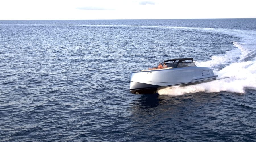 yacht-rental-in-formentera-vanquish45-05 yacht-rental-in-formentera-vanquish45-05