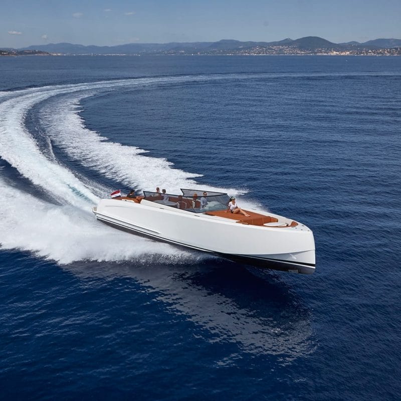 yacht-rental-in-formentera-vanquish48-06